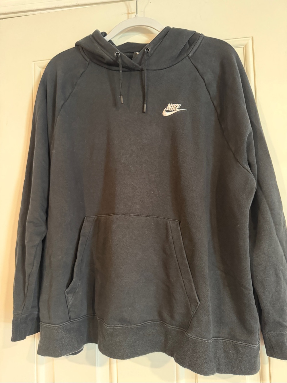 Nike Women’s plus size black Pullover Hoodie with White Swoosh